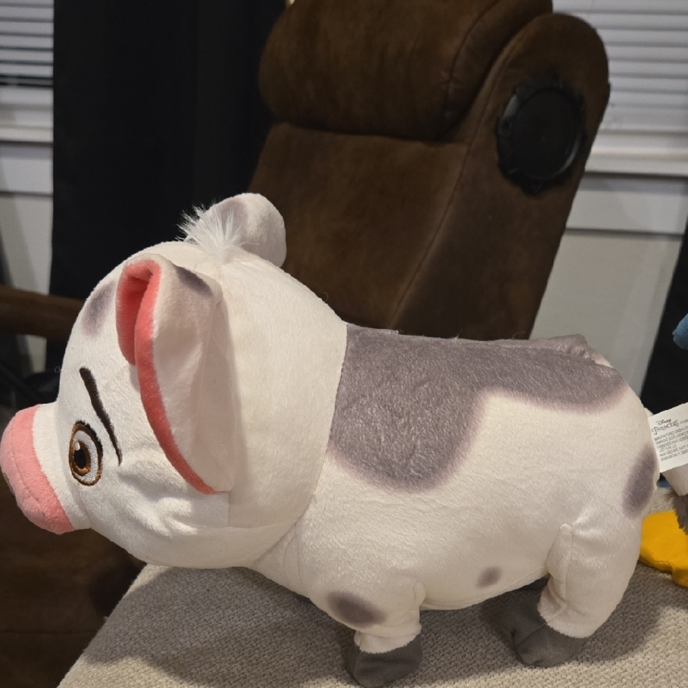 Adorable Pig Plush Toy - Picture 3 of 6